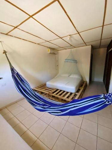 Hostal Habitaci�n Con Aire Acondicionado Y Ba�o Privado