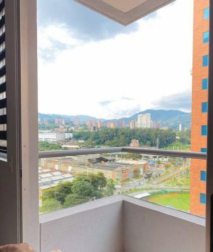Gorgeous 3 Bedroom Apartment Condo With Balcony