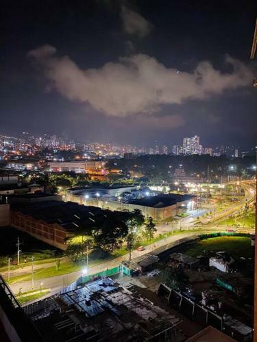 Gorgeous 3 Bedroom Apartment Condo With Balcony