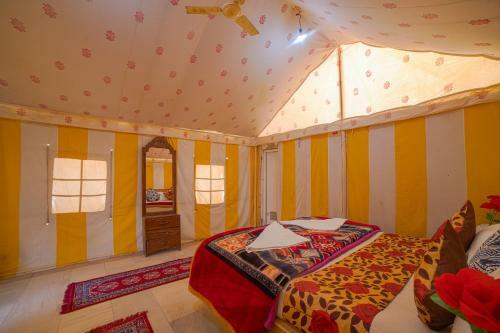 Chotu Maharaj Desert Camp
