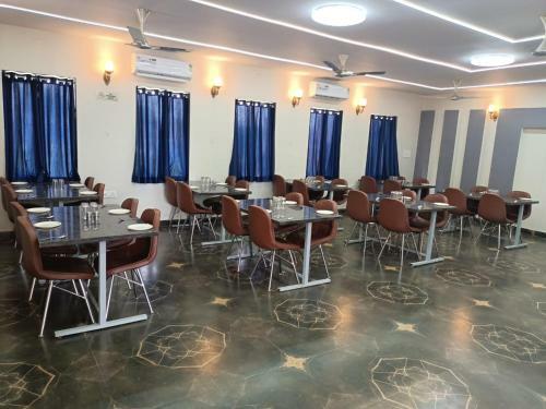 Hotel Sparsh Canopy Resort