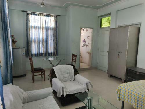 Mayura House