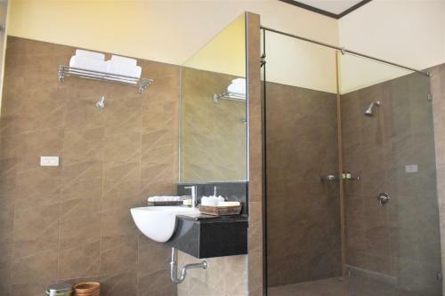 Laem Taen Bangsaen Hotel & Resort