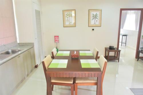 Laem Taen Bangsaen Hotel & Resort