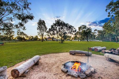 Maidens Rest - Luxury Riverfront Adults Retreat