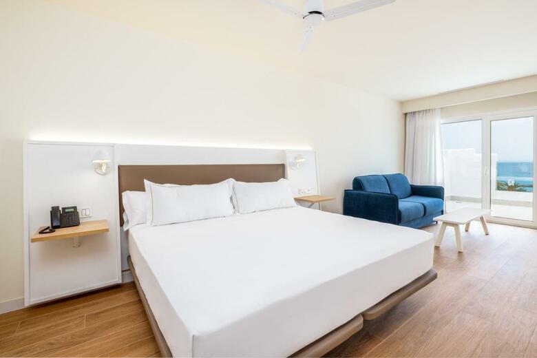 Hotel Playamoj�car