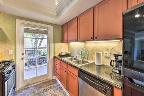 Apartamento Lovely Palm Springs Condo With Pool Access!