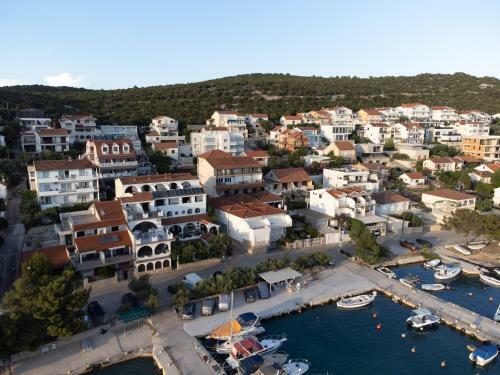 Bed & Breakfast Irene Suite Tisno