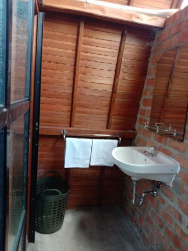 Hotel Dekamil Cottage Villa Kebun