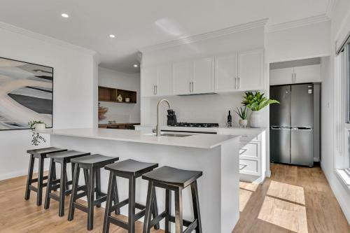 Hideaway On Curran - Modern & Comfy Retreat In Cbd Firepit