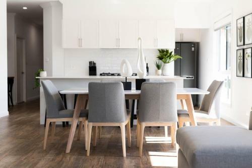 Hideaway On Curran - Modern & Comfy Retreat In Cbd Firepit