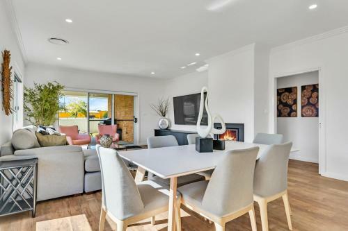 Hideaway On Curran - Modern & Comfy Retreat In Cbd Firepit