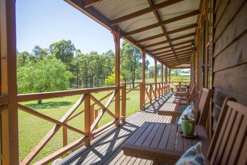 Silky Oak Cottage & Studio