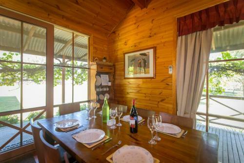Silky Oak Cottage & Studio