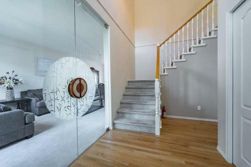 Cheerful 3-bedroom Home In West Kelowna