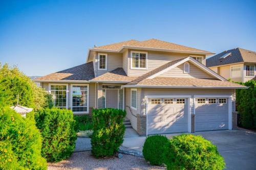 Cheerful 3-bedroom Home In West Kelowna