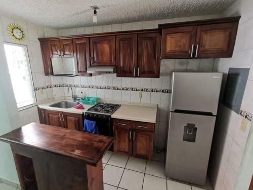 Casa Con Balc�n,3 Rec�maras, Alberca Compartida