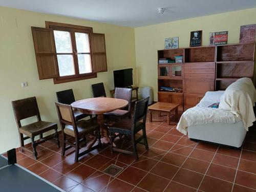 Casa Entre Encinas
