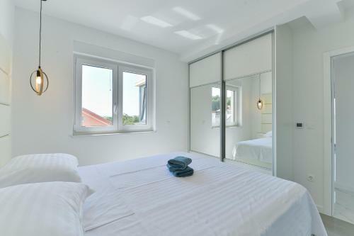 Apartamento Villa Div With Pool