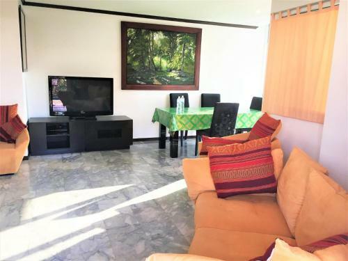 Apartamento Pratumnak 1 Bed Condo With Sea View