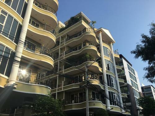 Apartamento Pratumnak 1 Bed Condo With Sea View