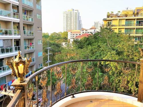 Apartamento Pratumnak 1 Bed Condo With Sea View