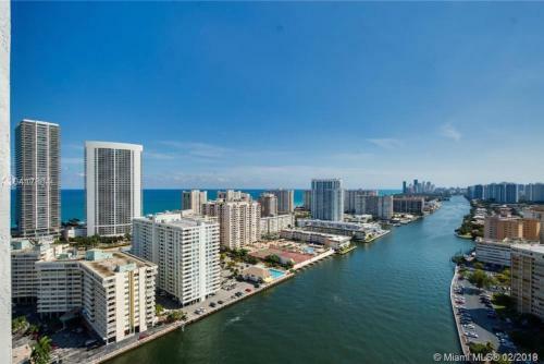 Chic 1br 1bth W Water Views Balcony Modern Kitchen Pool Gym