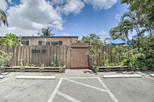 Apartamento Tropical Apt With Patio, Mins To The Beaches!