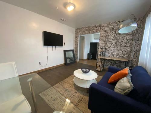 Charming Big Modern Apt 1/1 Garden Style Building 7020 #1