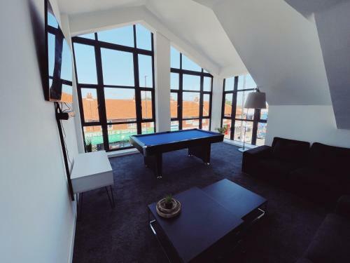Loft Apartment Sleeps 4 Pool Table Free Parking - Close To Centre