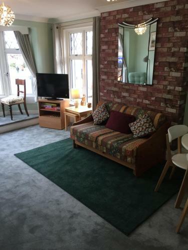 Modern 2 Bed Apartment In Central Exmouth