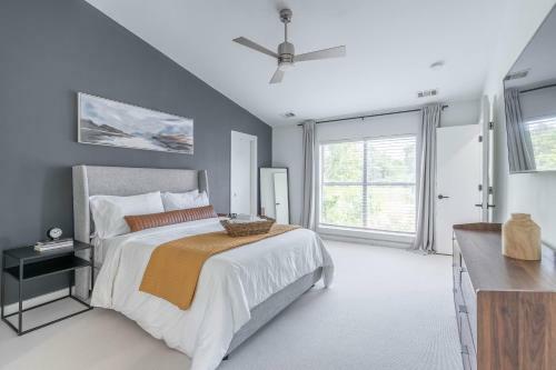 Apartamento New! Spacious Modern Townhome In The City!