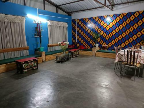 Om Bazra Guru