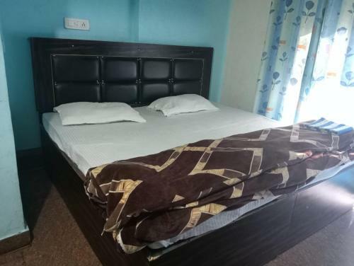 Hostal Have More Cafe & Rooms - Best In Solan
