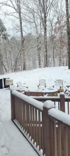 Villa Cozy Creekside Log Cabin W Firepit, Hot Tub, Wifi