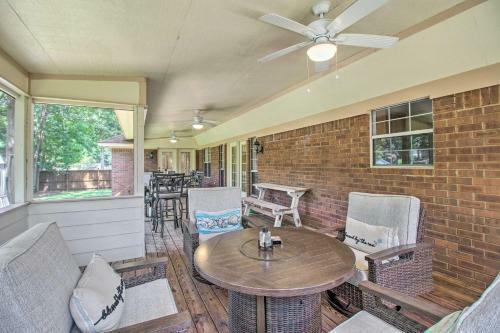 Bright Family-friendly Escape, Walk To River!