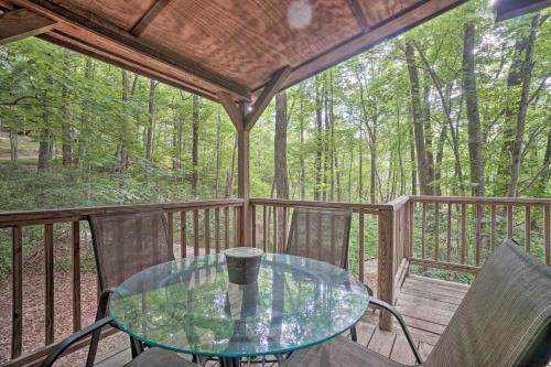 Tranquil Nw Georgia Cabin With Private Hot Tub
