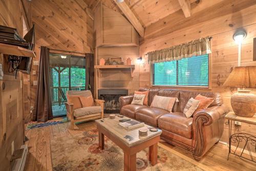 Tranquil Nw Georgia Cabin With Private Hot Tub