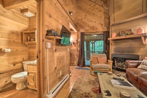 Tranquil Nw Georgia Cabin With Private Hot Tub