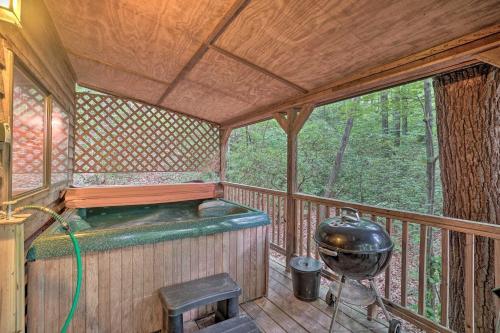 Tranquil Nw Georgia Cabin With Private Hot Tub
