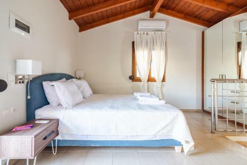 Eleni Luxury Maisonette With Jacuzzi