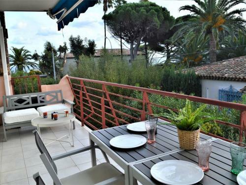 Apartamento Appartement Cavalaire-sur-mer, 2 Pi�ces, 4 Personnes - Fr-1-226b-107