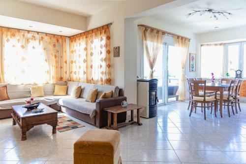 Apartamento Lyra's Beachfront Home In Agia Pelagia