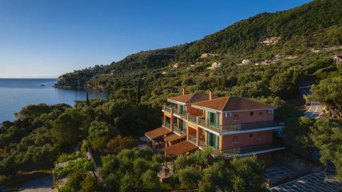 Anatoli Apartments