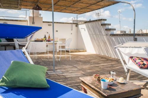 H241 Independent With Terrace Overlooking The Sea