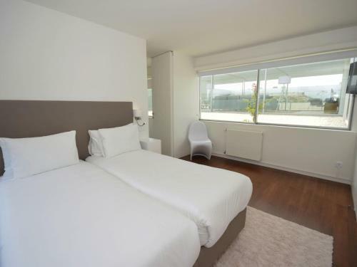 Modern Villa In Bidos Lisbon With Garden And Pool
