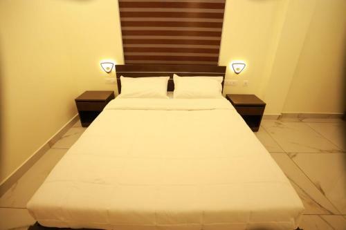 Hotel Aman Residency