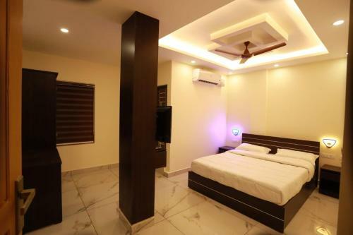 Hotel Aman Residency
