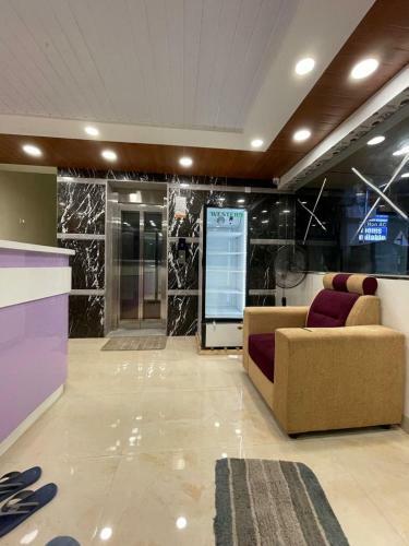Hotel Pickurstay @ Lakshmi Tulasi Residency