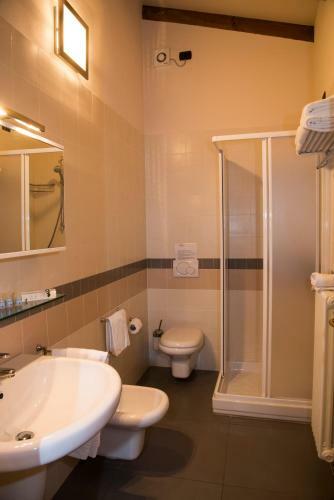Parini Hotel